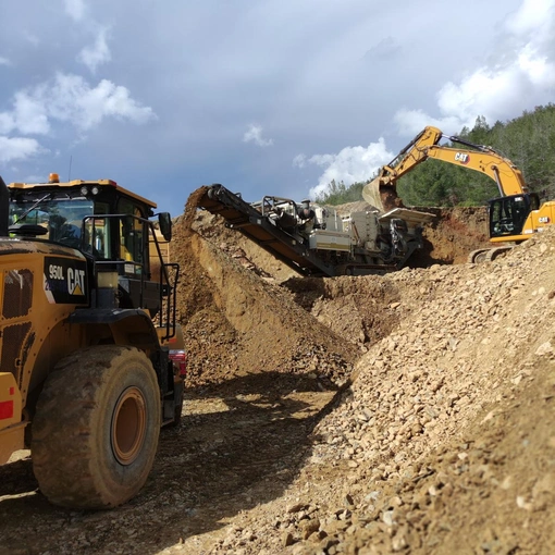 Mersin Bölgesinde Ton ve M3 Bazında Malzeme Kırımı Hizmetleri